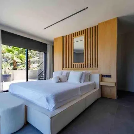 Mansion With Sea And Rocks View, Housekeeper, Breakfast 别墅 *