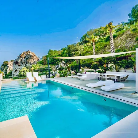 Mansion With Sea And Rocks View, Housekeeper, Breakfast * 比特兹