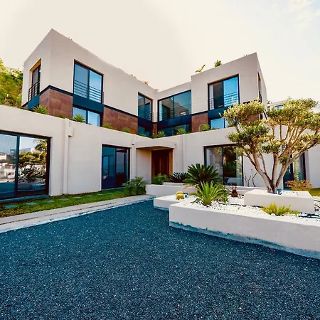 Villa Mansion With Sea And Rocks View, Housekeeper, Breakfast