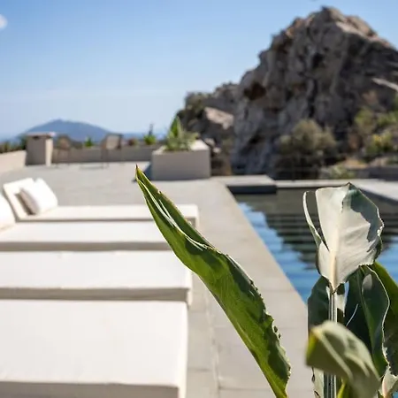 Vila Mansion With Sea And Rocks View, Housekeeper, Breakfast