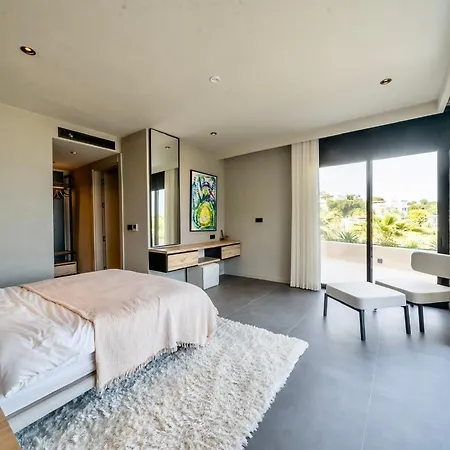 Mansion With Sea And Rocks View, Housekeeper, Breakfast Bitez